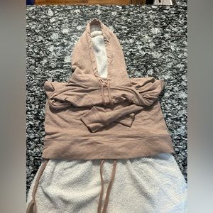 superrrrrr sift and cozy lounge long sleeve and shorts set, worn once